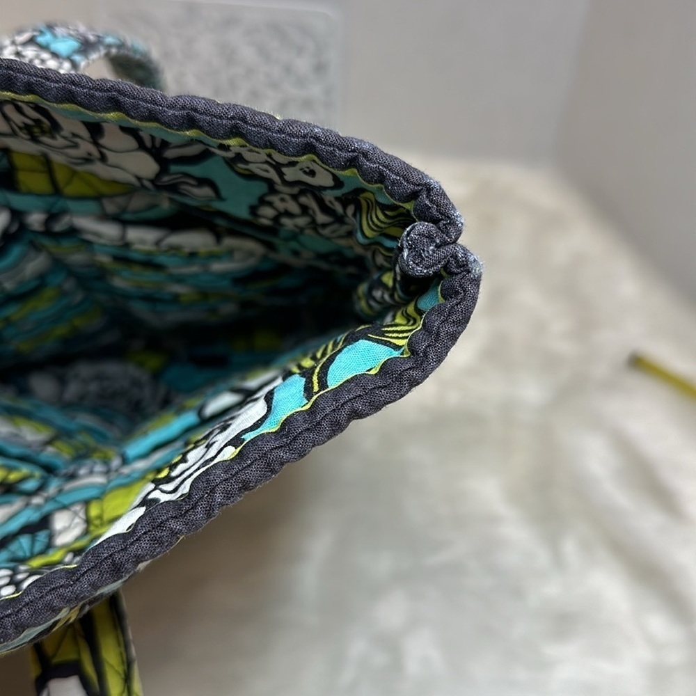 Vera Bradley Island Blooms Iconic Vera Tote and shoulder bag 2 pcs EUC - Picture 10 of 15